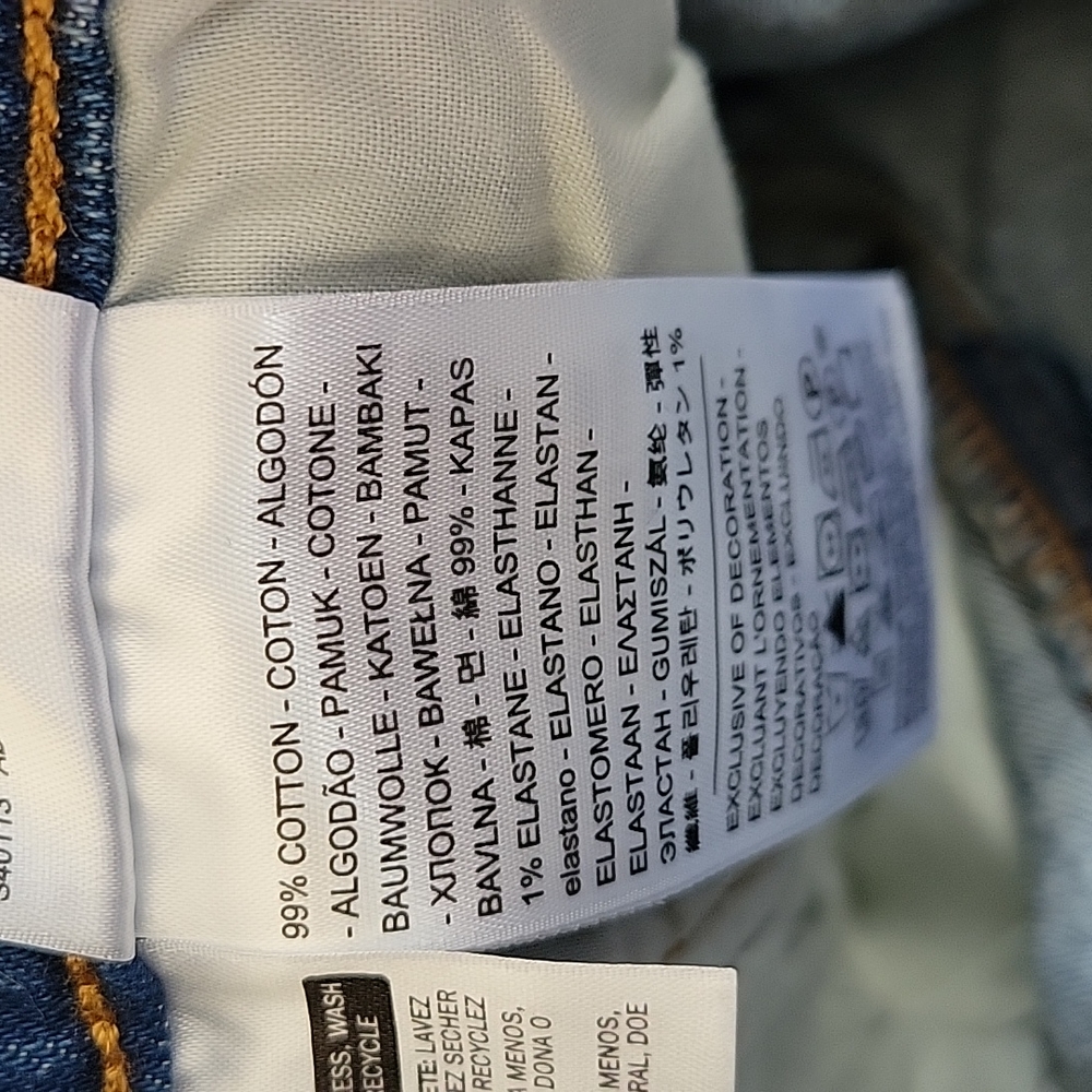 Levi's 501 Mid Rise Button Fly Denim Shorts With A Raw Hem - Picture 11 of 13